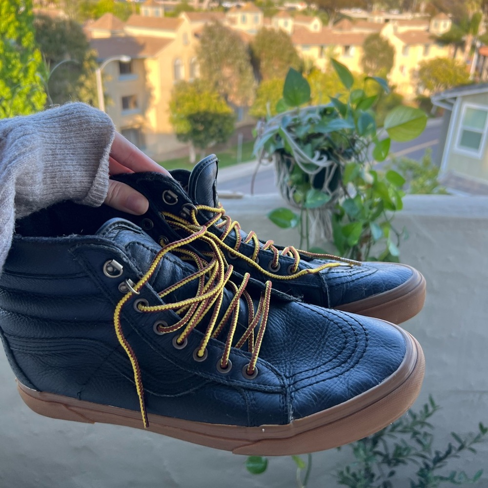 Men's Black Leather High-Top Vans